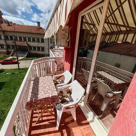 Mis Br 2 公寓 索科矿泉村